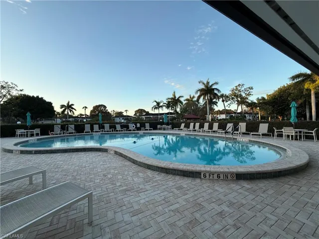 1087 Forest Lakes Dr 306, Naples, Florida 34105