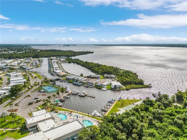 5689  Captain John Smith  LOOP, North Fort Myers, FL 33917