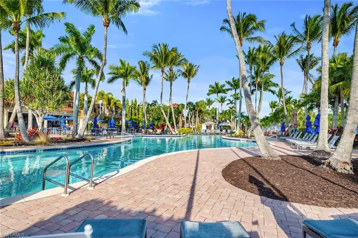 1285 Rialto Way 102, Naples, Florida 34114