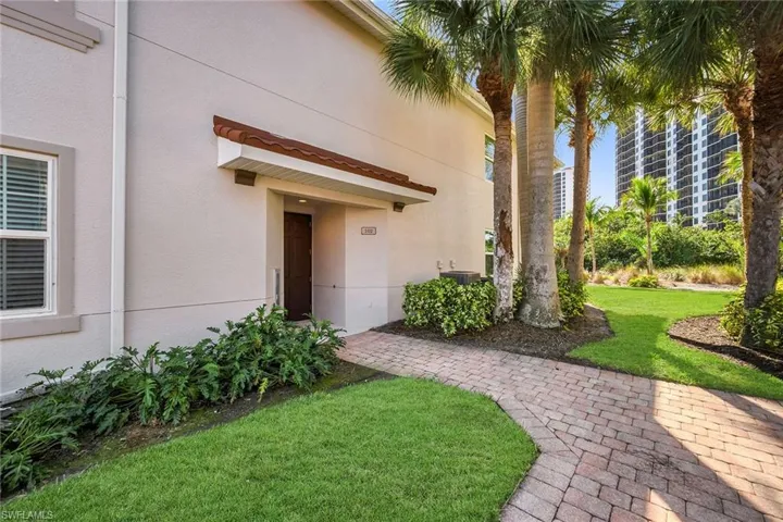1285 Rialto Way 102, Naples, Florida 34114