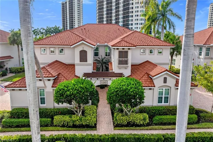 1285 Rialto Way 102, Naples, Florida 34114
