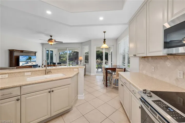1285 Rialto Way 102, Naples, Florida 34114
