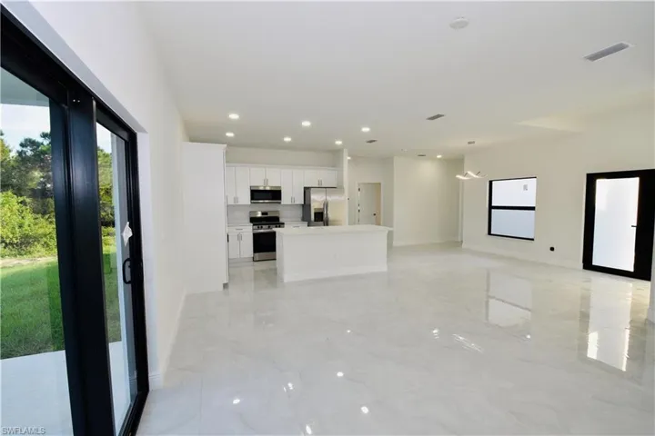 5017  42nd NE ST, Naples, FL 34120