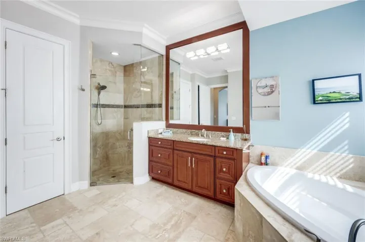 9333 Campanile Cir, Naples, Florida 34114