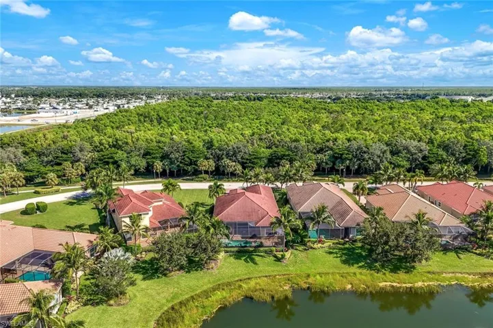 9333 Campanile Cir, Naples, Florida 34114