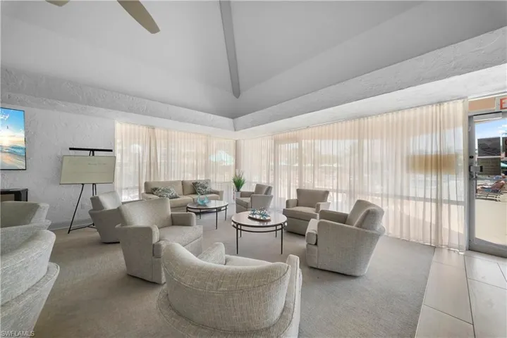 170 Turtle Lake Ct 109, Naples, Florida 34105