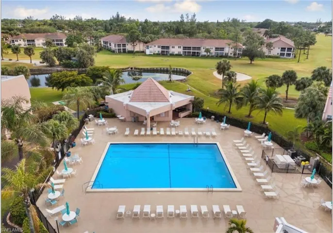 170 Turtle Lake Ct 109, Naples, Florida 34105