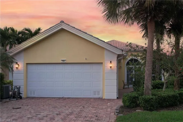 7983 Valentina Ct, Naples, Florida 34114