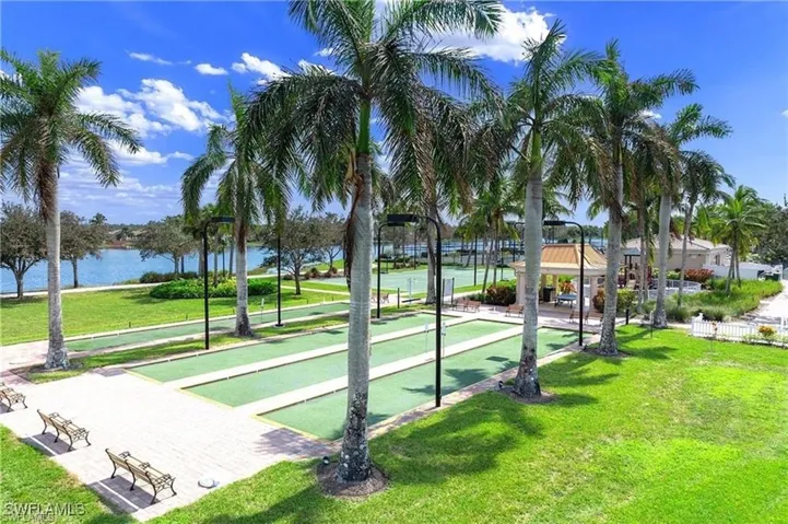 7983 Valentina Ct, Naples, Florida 34114
