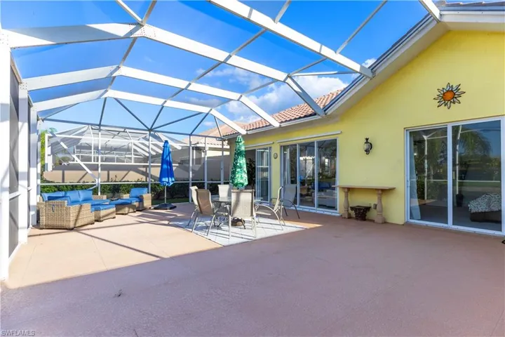7983 Valentina Ct, Naples, Florida 34114