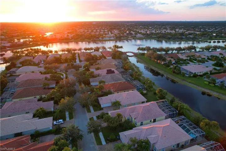 7983 Valentina Ct, Naples, Florida 34114