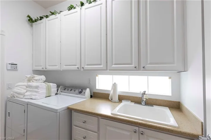 7983 Valentina Ct, Naples, Florida 34114