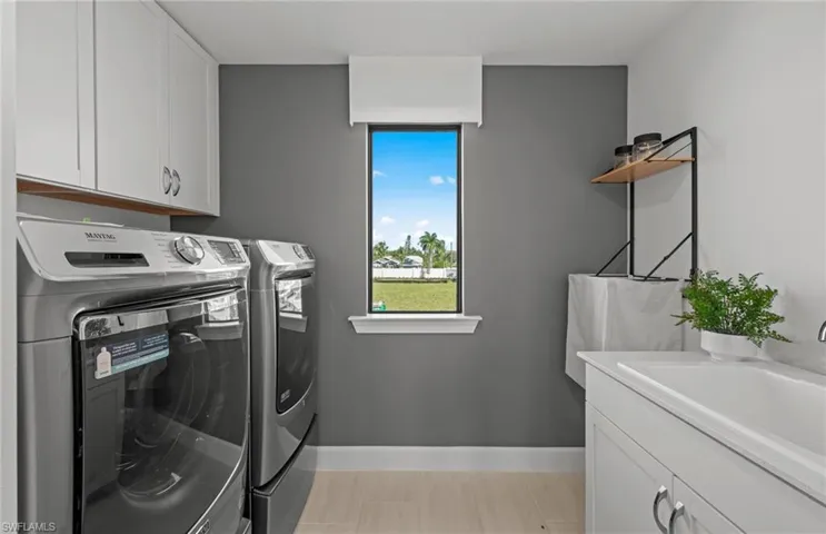 Photos are of a model home. Illustration purposes only.