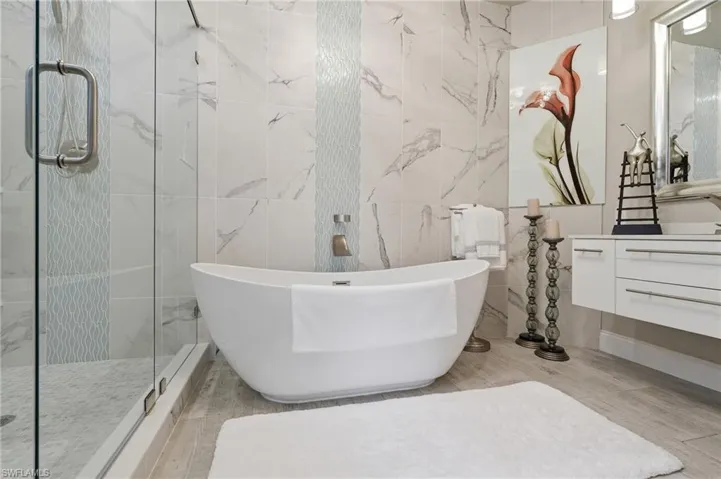 ENSUITE "SPA" BATH...