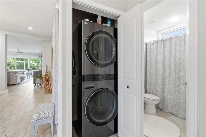 LAUNDRY IN RESIDENCE