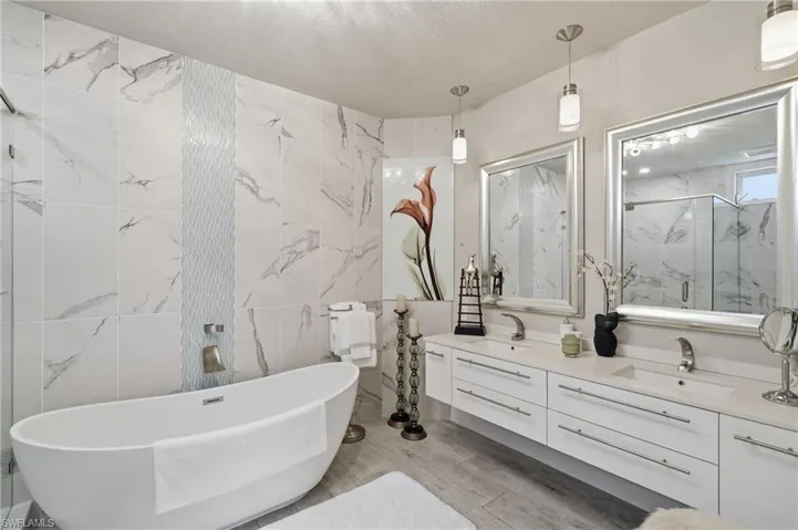 COASTAL RE-DESIGN OF THE ENSUITE BATH...