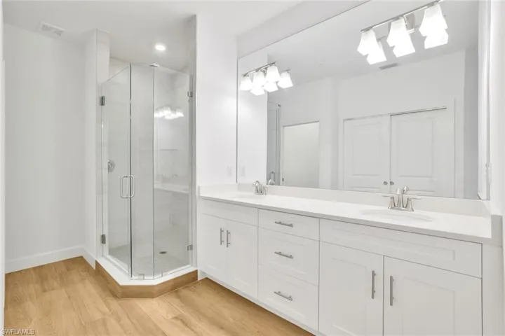 Primary en-suite