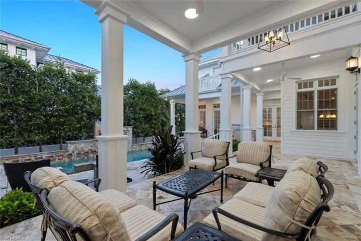 Spending your mornings or evenings enjoying on this peaceful lanai!