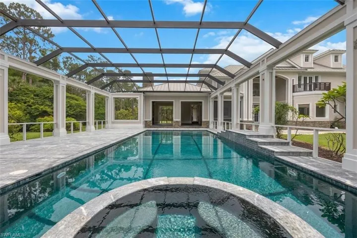 2263 Coach House Ln, Naples, Florida 34105