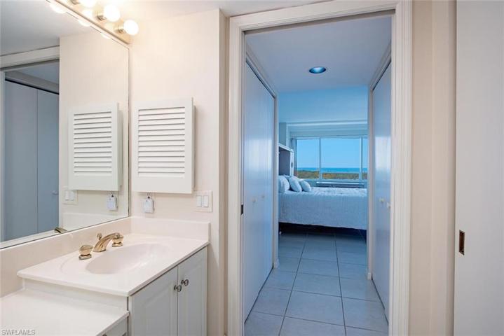 6825  Grenadier  BLVD, Naples, FL 34108