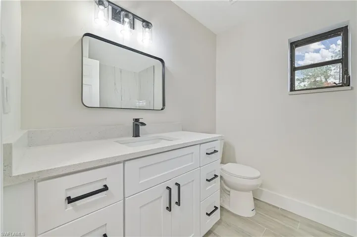 second bathroom in unit 2805