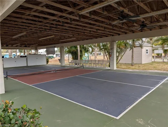 810 Hollyberry Ct, North Fort Myers, Florida 33917