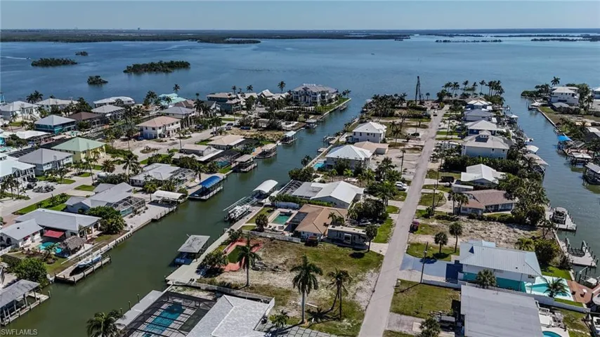 207 Ibis St, Fort Myers Beach, Florida 33931