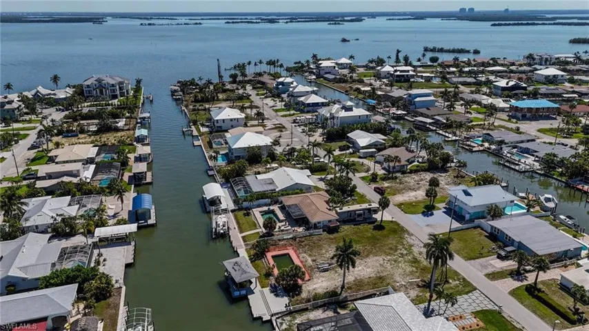207 Ibis St, Fort Myers Beach, Florida 33931