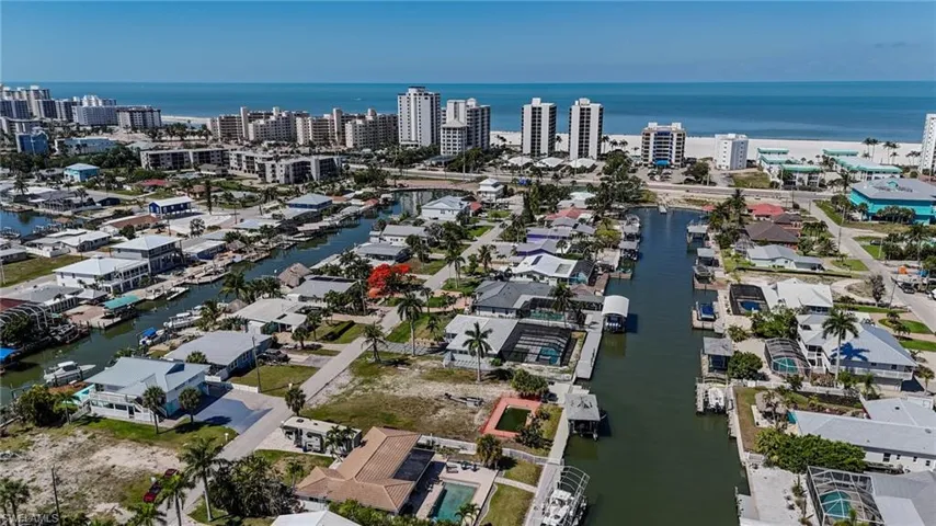 207 Ibis St, Fort Myers Beach, Florida 33931