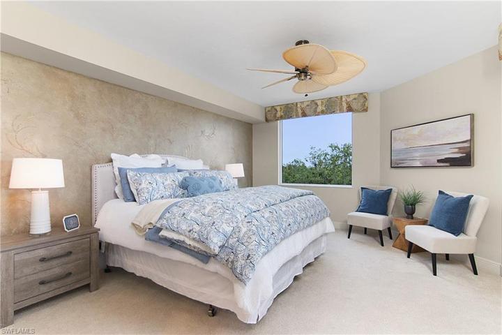 Spacious with enormous walk-in closet + additional closet + linen closet