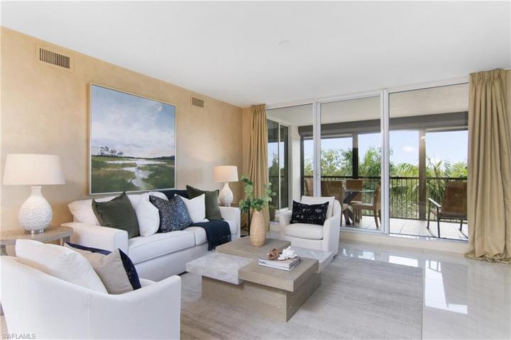 Living area adjacent to spacious lanai