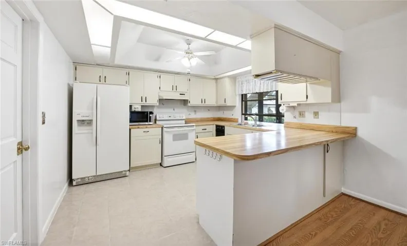 145 Marseille Dr, Naples, Florida 34112