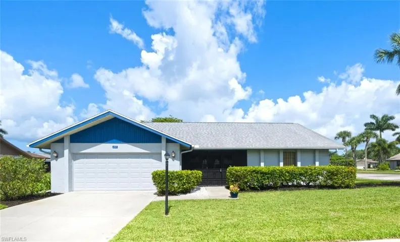 145 Marseille Dr, Naples, Florida 34112