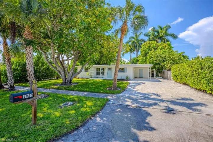 1960 Estey Ave, Naples, Florida 34104