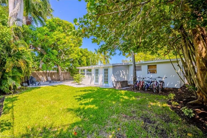 1960 Estey Ave, Naples, Florida 34104