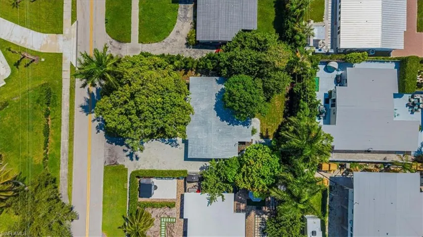 1960 Estey Ave, Naples, Florida 34104