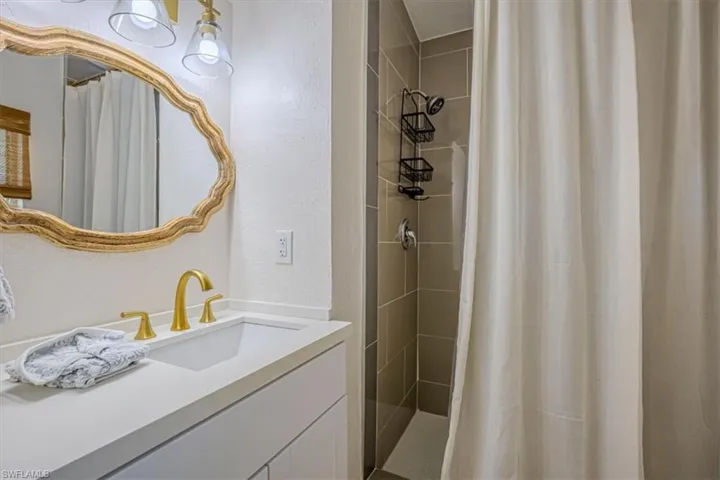 1960 Estey Ave, Naples, Florida 34104