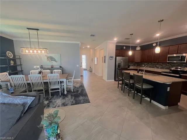Dining Area & Kitchen
