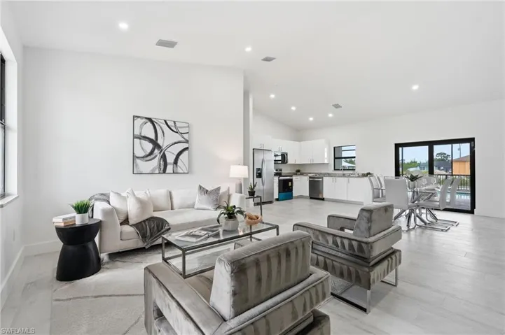 2210 Nw 9th Ave, Cape Coral, Florida 33993