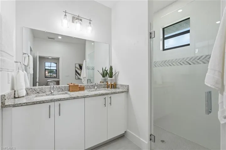 2210 Nw 9th Ave, Cape Coral, Florida 33993
