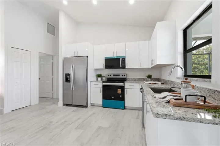 2210 Nw 9th Ave, Cape Coral, Florida 33993