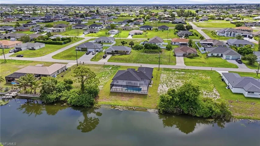 2210 Nw 9th Ave, Cape Coral, Florida 33993