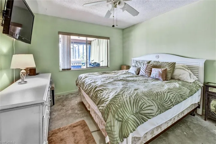 148 Kamal PKWY, CAPE CORAL FL 33904