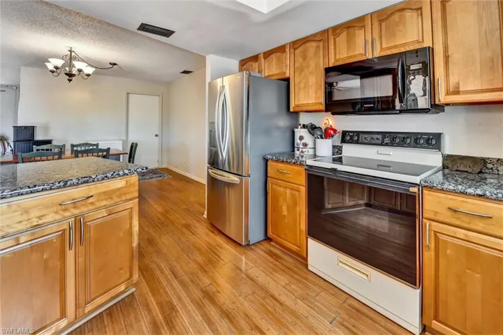 148 Kamal PKWY, CAPE CORAL FL 33904