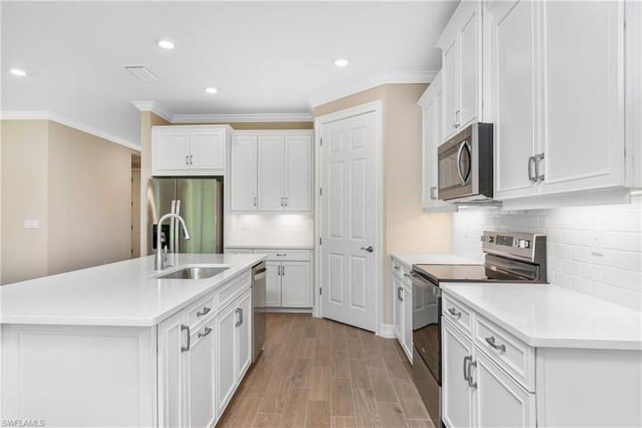 Lots of counter space!