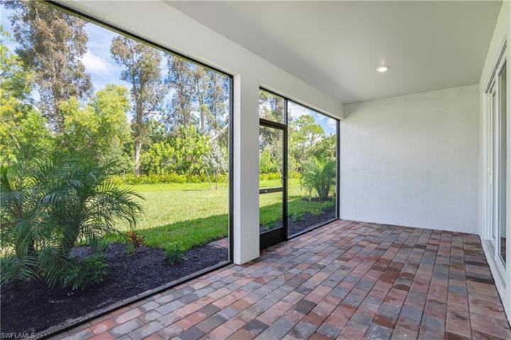 Screen Lanai with Landscaped views
