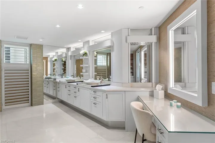 11125 Gulf Shore Dr # 701, Naples, Florida 34108