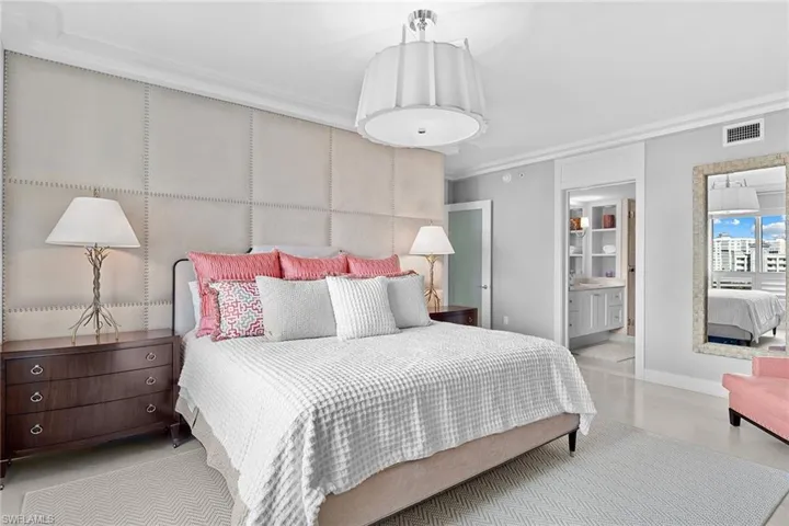 11125 Gulf Shore Dr # 701, Naples, Florida 34108