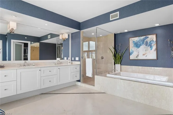 11125 Gulf Shore Dr # 701, Naples, Florida 34108