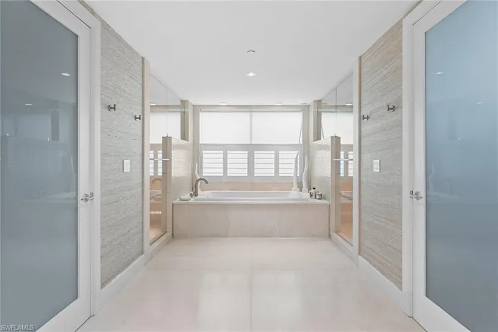11125 Gulf Shore Dr # 701, Naples, Florida 34108